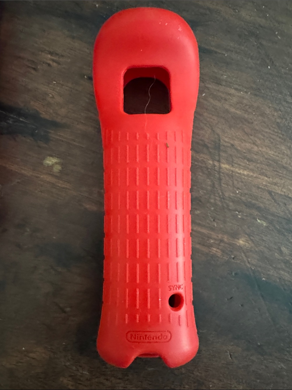 EUC Nintendo Wii controllers and silicone cover - Picture 9 of 10